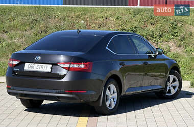 Лифтбек Skoda Superb 2019 в 