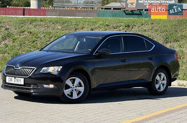 Лифтбек Skoda Superb 2019 в 