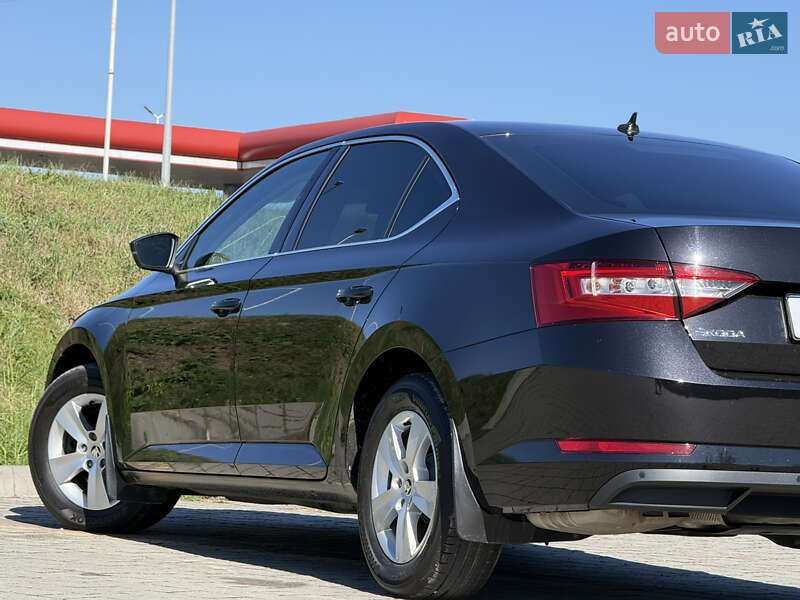 Лифтбек Skoda Superb 2019 в Стрые