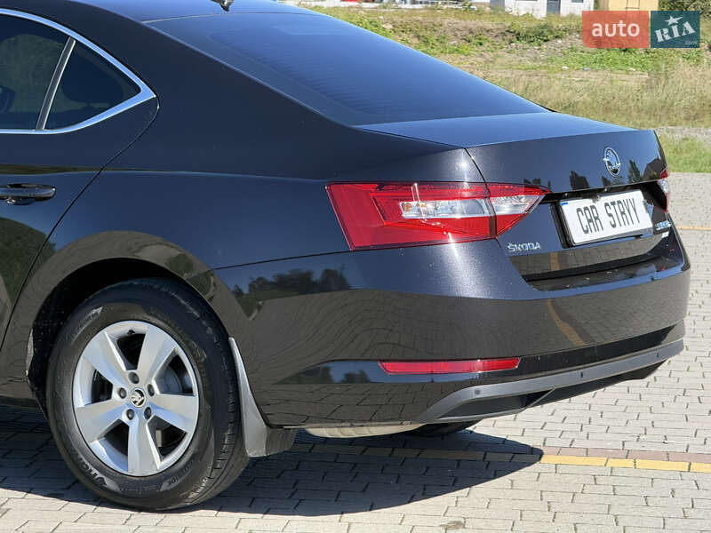 Лифтбек Skoda Superb 2019 в Стрые