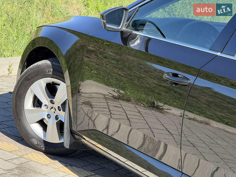 Лифтбек Skoda Superb 2019 в Стрые