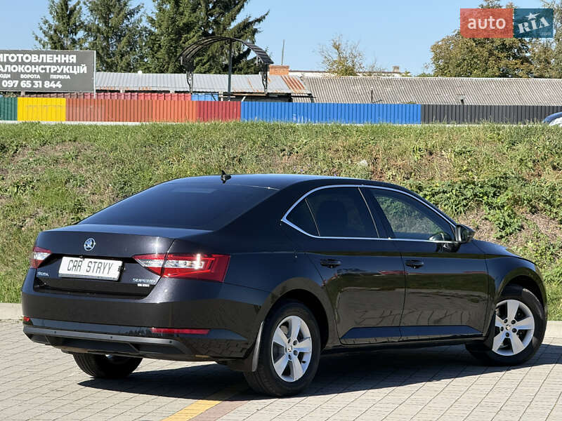 Лифтбек Skoda Superb 2019 в Стрые