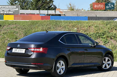 Лифтбек Skoda Superb 2019 в 