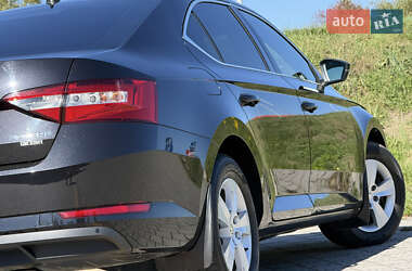 Лифтбек Skoda Superb 2019 в 