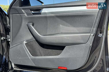 Лифтбек Skoda Superb 2019 в 