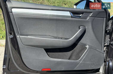 Лифтбек Skoda Superb 2019 в 