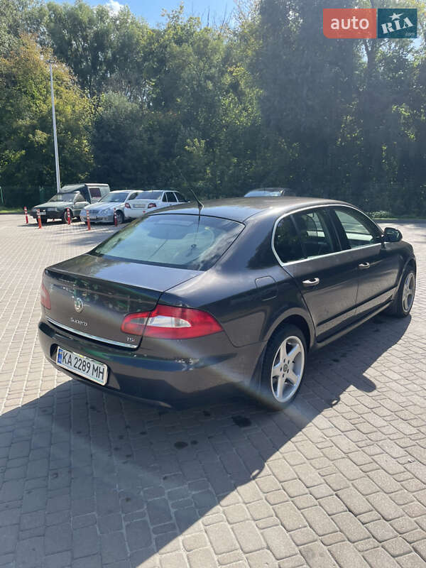 Лифтбек Skoda Superb 2008 в Киеве