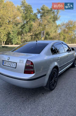 Лифтбек Skoda Superb 2008 в 