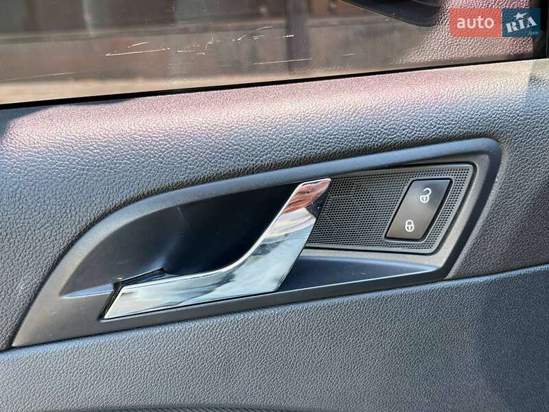 Универсал Skoda Superb 2011 в Киеве
