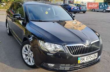Лифтбек Skoda Superb 2014 в 