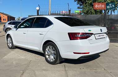 Лифтбек Skoda Superb 2019 в 