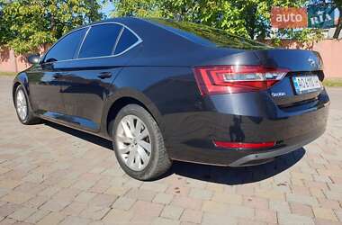 Лифтбек Skoda Superb 2017 в 