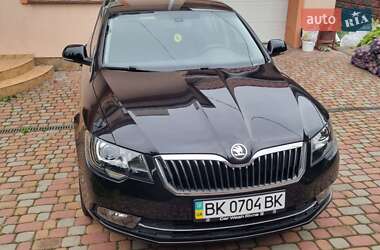 Лифтбек Skoda Superb 2014 в 