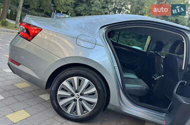 Лифтбек Skoda Superb 2021 в 