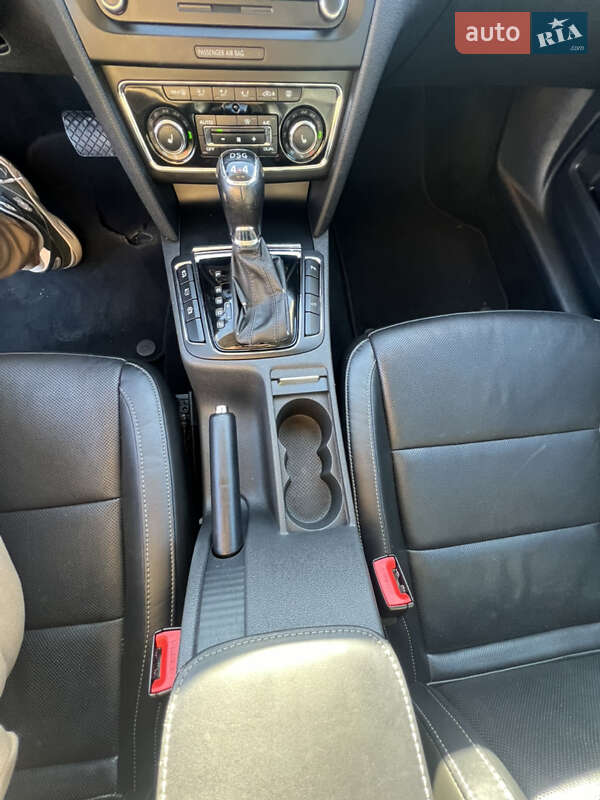 Универсал Skoda Superb 2014 в Луцке
