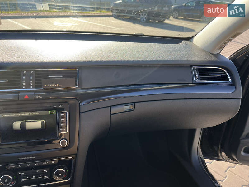 Универсал Skoda Superb 2014 в Луцке