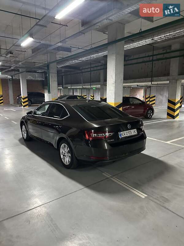 Лифтбек Skoda Superb 2018 в Киеве
