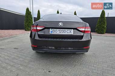 Лифтбек Skoda Superb 2016 в 