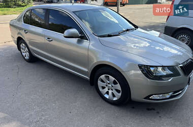 Лифтбек Skoda Superb 2013 в 