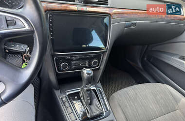 Лифтбек Skoda Superb 2013 в 