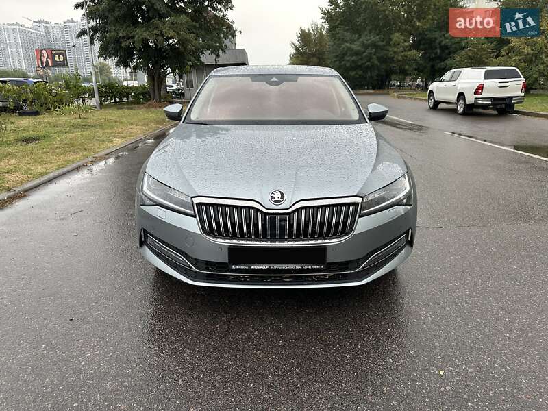 Лифтбек Skoda Superb 2021 в Киеве