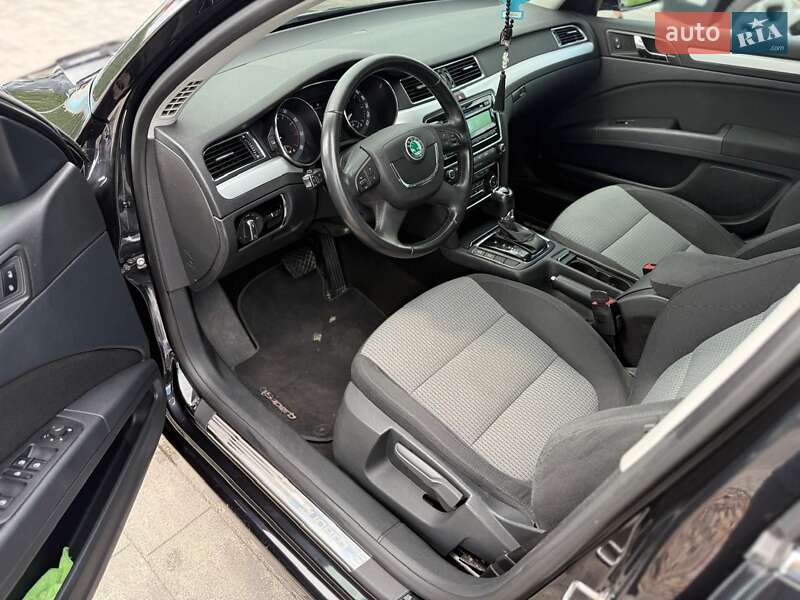 Универсал Skoda Superb 2013 в Луцке