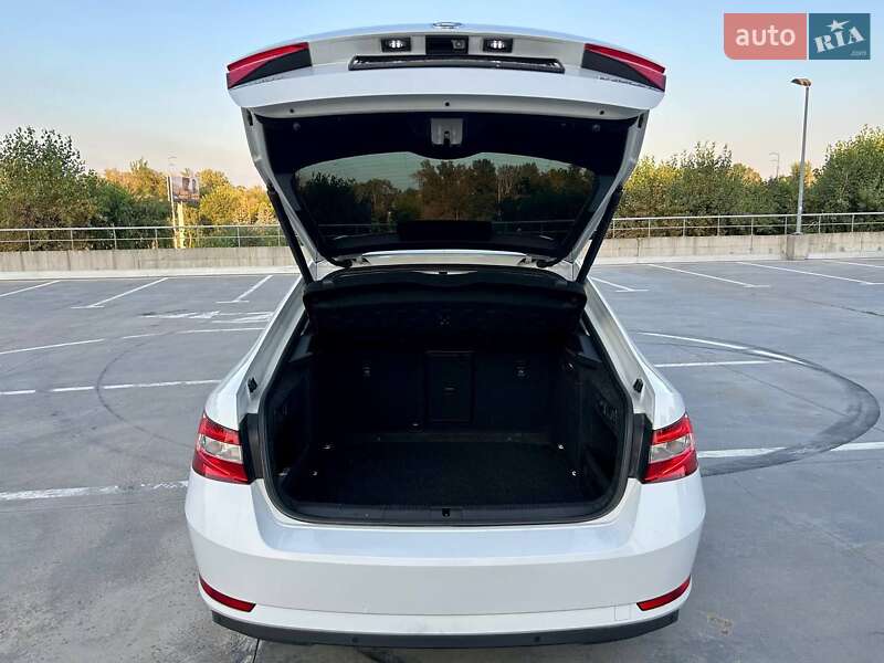 Лифтбек Skoda Superb 2015 в Киеве фото 9 Лифтбек Skoda Superb 2015 в Киеве