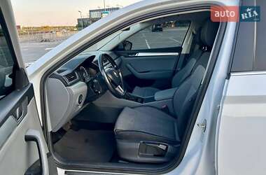 Лифтбек Skoda Superb 2015 в 