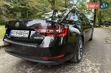 Лифтбек Skoda Superb 2019 в 