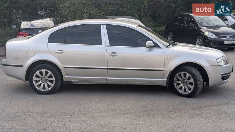 Лифтбек Skoda Superb 2002 в Ивано-Франковске