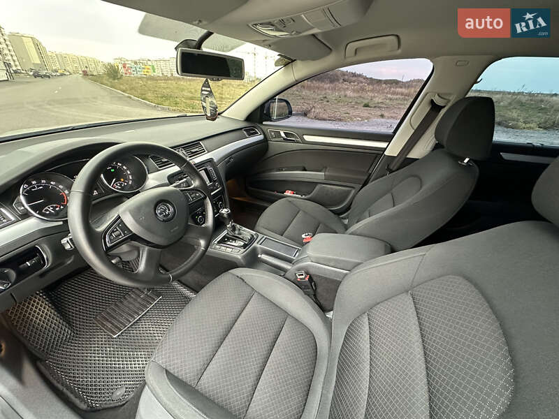 Лифтбек Skoda Superb 2013 в Виннице