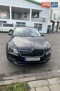 Лифтбек Skoda Superb 2015 в 