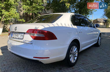 Ліфтбек Skoda Superb 2013 в  фото 4 Ліфтбек Skoda Superb 2013 в