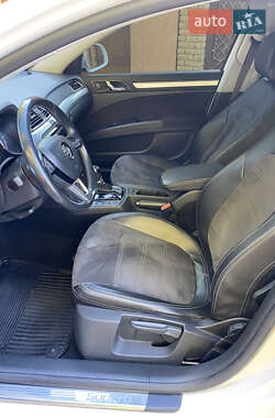 Ліфтбек Skoda Superb 2013 в  фото 22 Ліфтбек Skoda Superb 2013 в