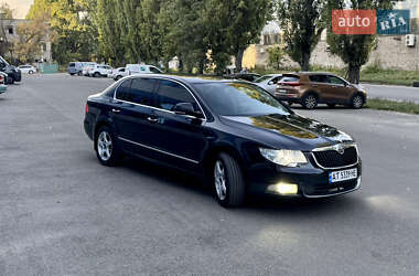 Лифтбек Skoda Superb 2009 в 