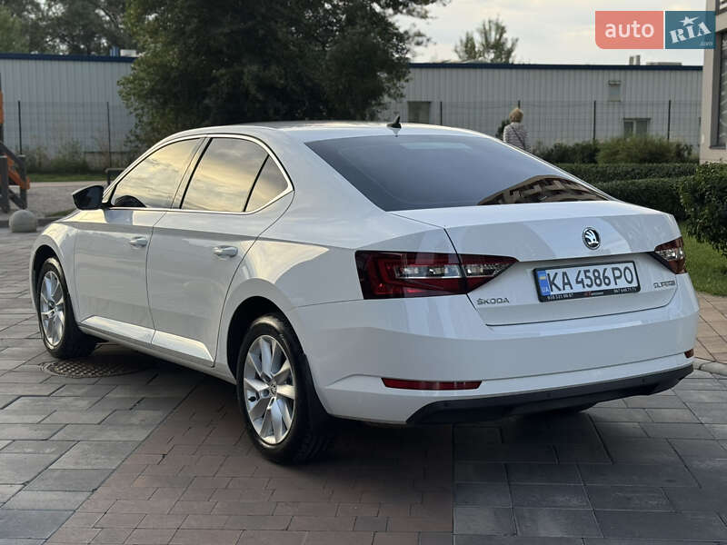 Лифтбек Skoda Superb 2018 в Киеве