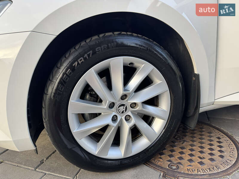 Лифтбек Skoda Superb 2018 в Киеве