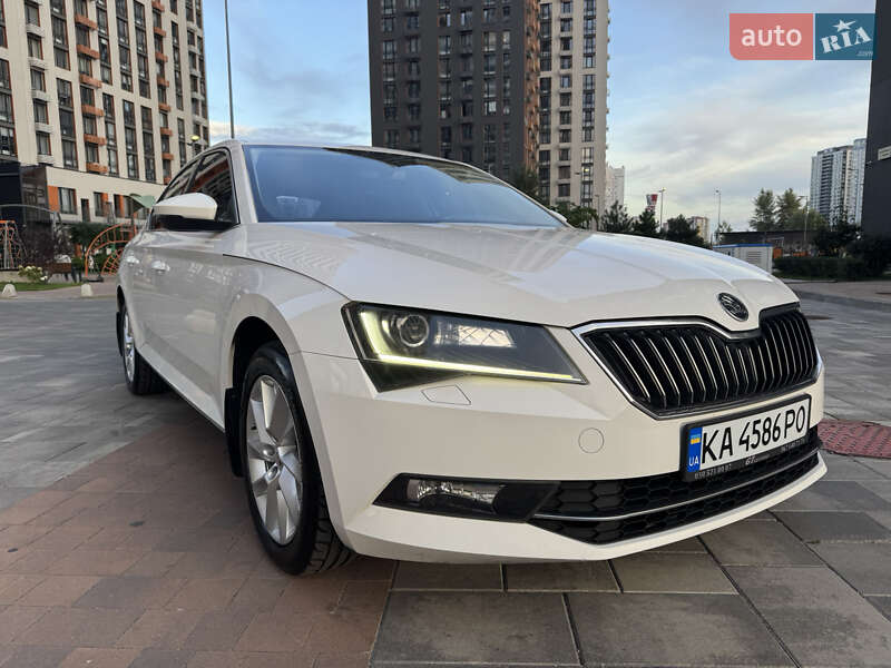 Лифтбек Skoda Superb 2018 в Киеве