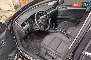 Лифтбек Skoda Superb 2013 в 
