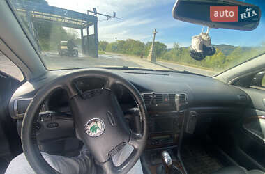 Лифтбек Skoda Superb 2003 в 