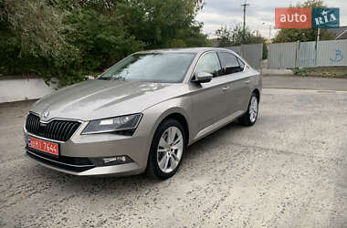 Лифтбек Skoda Superb 2017 в 