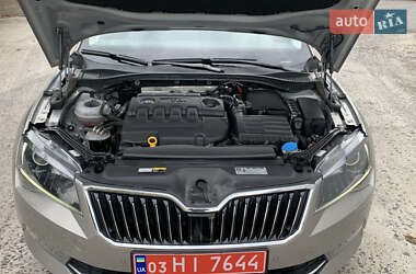Лифтбек Skoda Superb 2017 в 