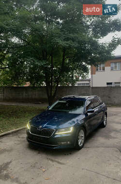 Універсал Skoda Superb 2015 в Рівному