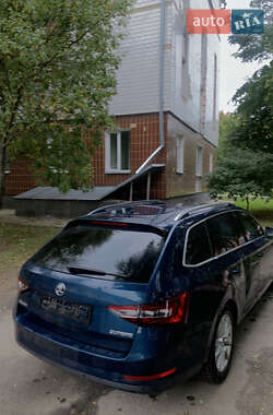 Универсал Skoda Superb 2015 в 