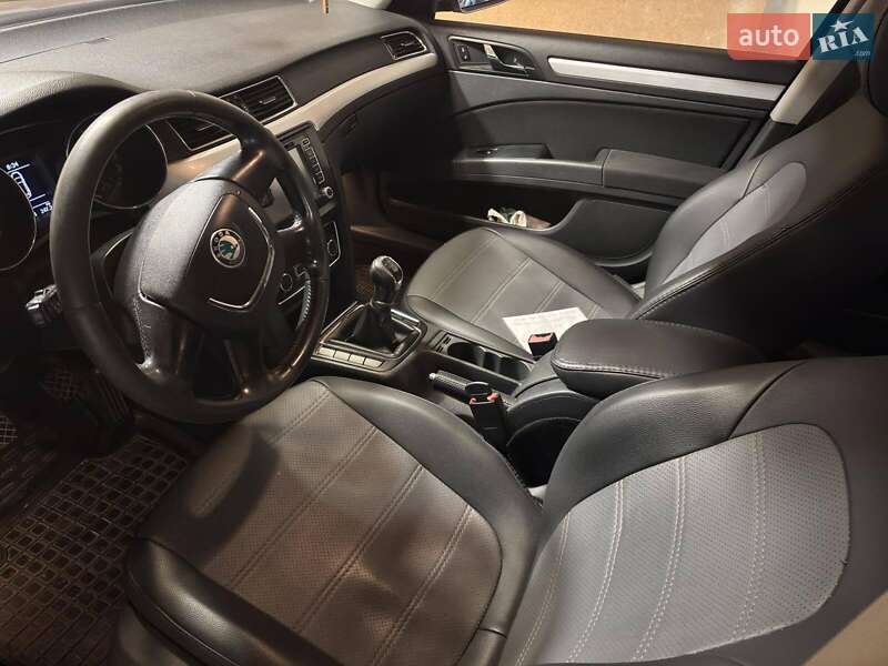 Универсал Skoda Superb 2012 в Кропивницком