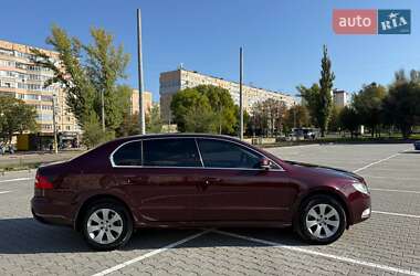 Лифтбек Skoda Superb 2012 в 