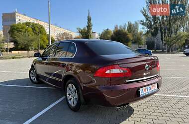 Лифтбек Skoda Superb 2012 в 
