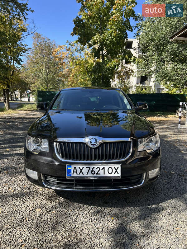 Лифтбек Skoda Superb 2010 в 