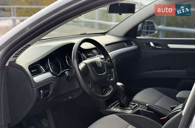 Лифтбек Skoda Superb 2012 в 