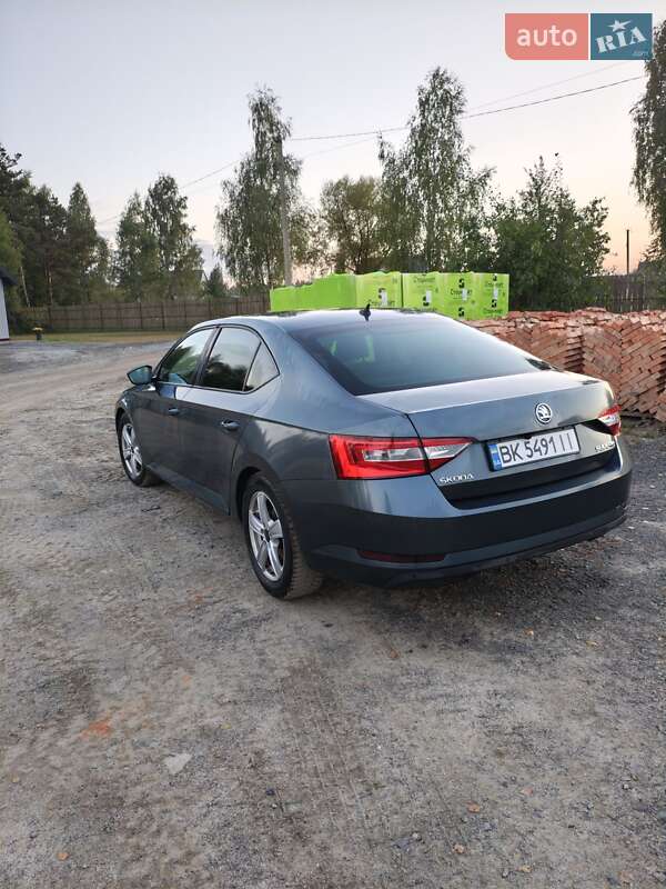 Лифтбек Skoda Superb 2016 в Камне-Каширском